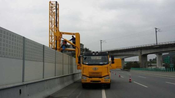 漳州大跨高桁架式桥梁检测车租赁案例